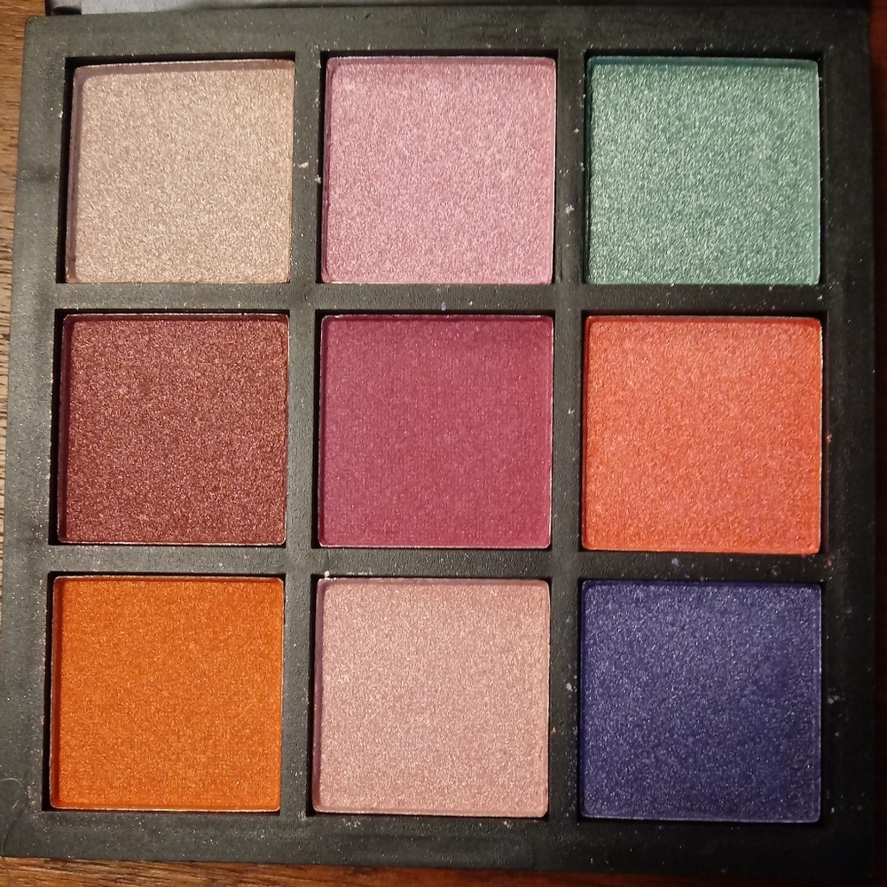 Huda Beauty Gemstones Mini Palette~